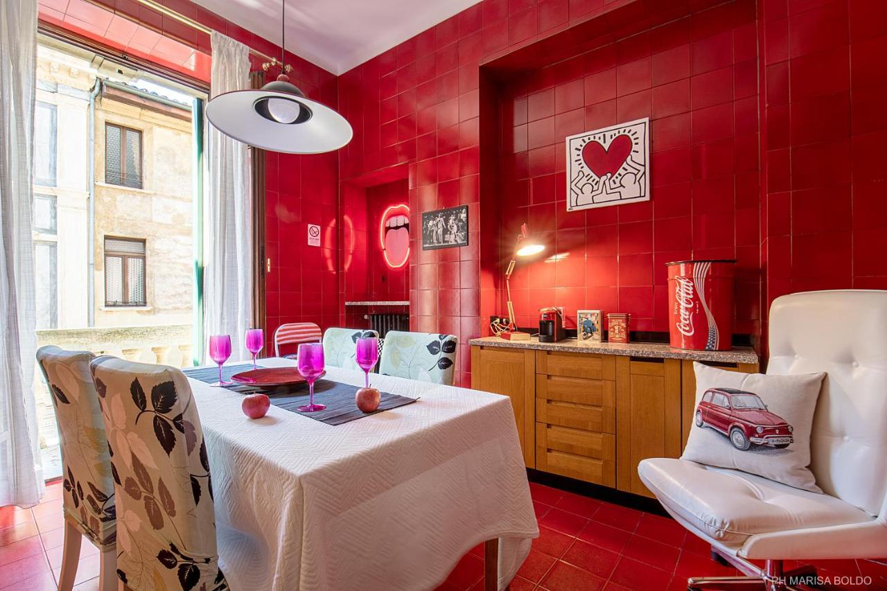 Billie'S Flat Red - Art & Design Apt In Verona Historic Centre Экстерьер фото