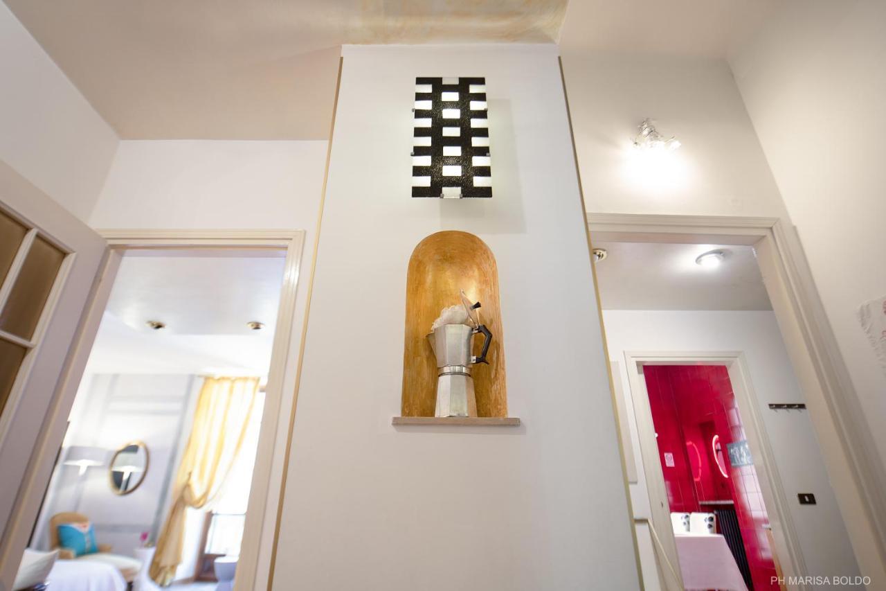 Billie'S Flat Red - Art & Design Apt In Verona Historic Centre Экстерьер фото